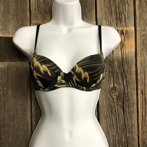 NWOT leaf print bra